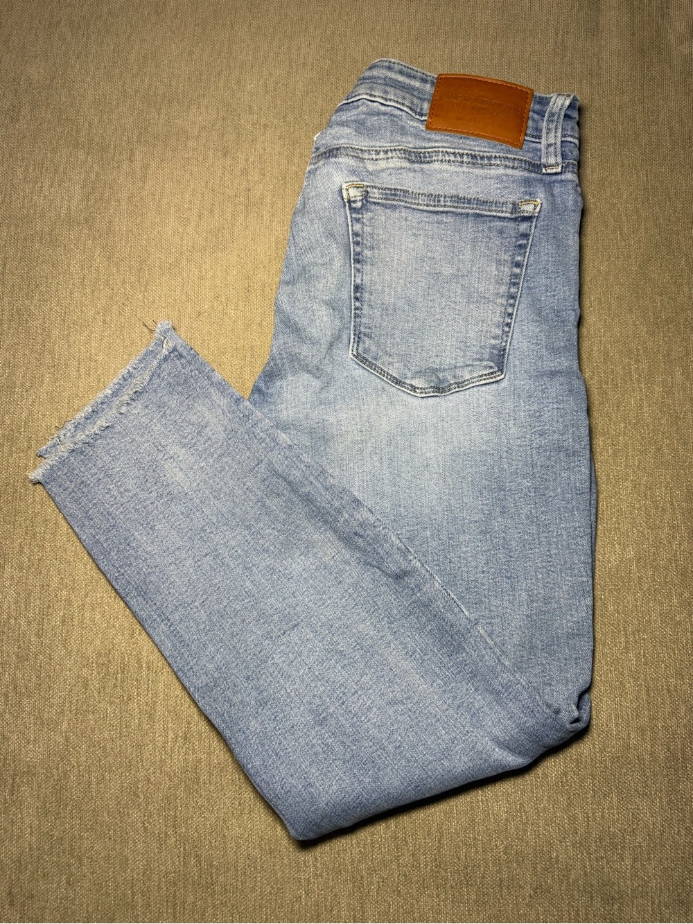 Lucky Brand Light Blue Cropped Ankle Jeans with Raw Hem
